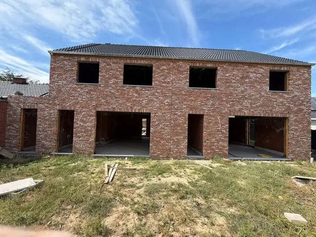 Nieuwbouwwoning in rode baksteen in Moorslede